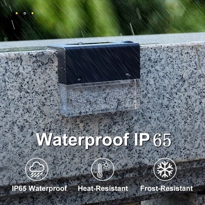IP65 أبيض دافئ للطاقة الشمسية أضواء سطح السفينة في الهواء الطلق أسوار الدرج 2700K تعمل بالطاقة الشمسية أضواء سطح السفينة